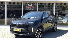 Zwart Gebruikt 2022 Toyota Yaris Cross Connect Style SUV | € 26.400 (Eerlijke prijs)