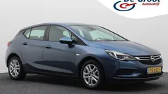 Blauw Gebruikt 2017 Opel Astra Edition Hatchback | € 8.950 (Goede deal)