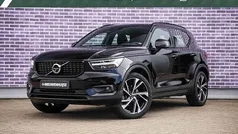 Zwart Gebruikt 2022 Volvo XC40 R-Design SUV | € 37.899 (Eerlijke prijs)