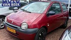 Rood, metallic lak Gebruikt 2004 Renault Twingo Authentique Hatchback | € 995 (Eerlijke prijs)