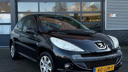 Zwart Occasion 2009 Peugeot 206+ Hatchback | € 2.450 (Eerlijke prijs)