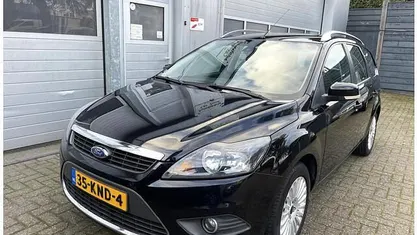 Zwart Gebruikt 2010 Ford Focus Stationwagen | € 2.595 (Eerlijke prijs)