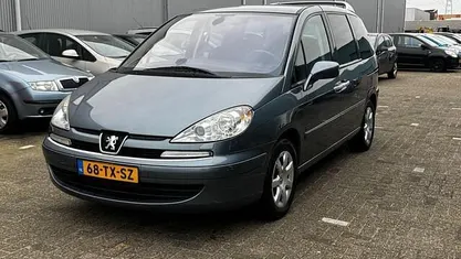 Grijs Gebruikt 2007 Peugeot 807 MPV | € 1.850 (Eerlijke prijs)