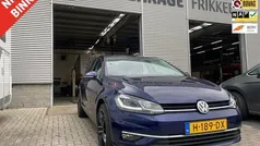 Blauw Gebruikt 2020 VW Golf VII Highline Hatchback | € 21.950 (Eerlijke prijs)