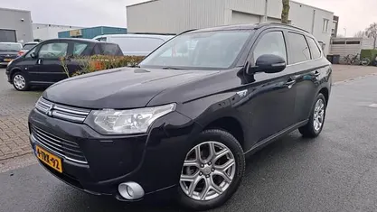 Zwart Gebruikt 2014 Mitsubishi Outlander Instyle SUV | € 8.950 (Goede deal)
