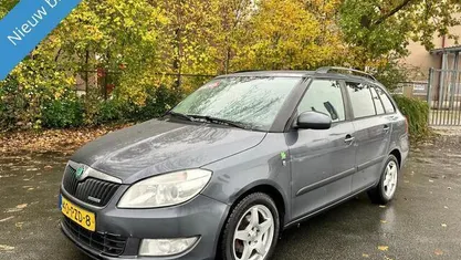 Grijs, metallic lak Gebruikt 2011 Skoda Fabia GreenLine Hatchback | € 1.999 (Eerlijke prijs)