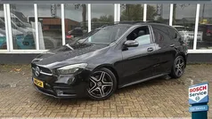 Zwart Gebruikt 2020 Mercedes B200 Business MPV | € 19.945 (Eerlijke prijs)