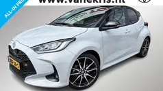 Grijs Gebruikt 2024 Toyota Yaris Hybrid Sport Hatchback | € 29.899 (Eerlijke prijs)