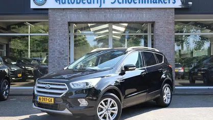 Zwart Gebruikt 2020 Ford Kuga Titanium SUV | € 21.940 (Goede deal)