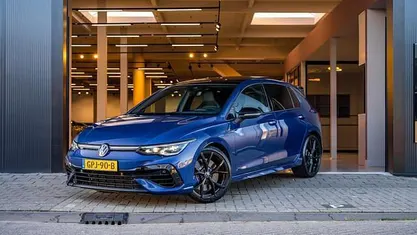 Blauw (metallic) Gebruikt 2023 VW Golf VIII R Hatchback | € 47.495 (Eerlijke prijs)