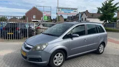 Grijs Gebruikt 2007 Opel Zafira Executive MPV | € 2.495 (Eerlijke prijs)