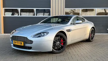 Grijs Occasion 2007 Aston Martin V8 Vantage Coupé | € 49.850 (Eerlijke prijs)