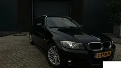 Zwart Gebruikt 2012 BMW 318 Luxury Line Stationwagen | € 7.490 (Goede deal)