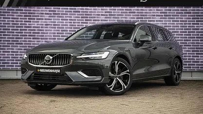 Groen Nieuw 2025 Volvo V60 Plus Stationwagen | € 54.899 (Super prijs)