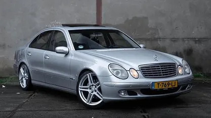 Grijs Occasion 2002 Mercedes E320 AMG Sedan | € 4.950 (Eerlijke prijs)