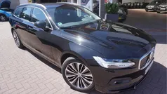 Zwart, metallic lak Gebruikt 2021 Volvo V90 Momentum Stationwagen | € 29.945 (Eerlijke prijs)