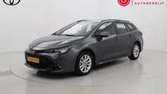 Grijs Gebruikt 2023 Toyota Corolla Active Stationwagen | € 26.999 (Eerlijke prijs)