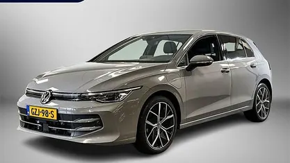Occasion 2025 VW Golf VIII Edition Hatchback | € 36.995 (Eerlijke prijs)