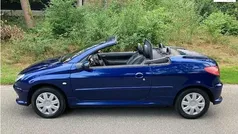 Blauw, metallic lak Gebruikt 2005 Peugeot 206 CC Cabriolet | € 3.450 (Eerlijke prijs)