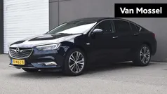 Blauw Gebruikt 2018 Opel Insignia Innovation Hatchback | € 17.940 (Eerlijke prijs)