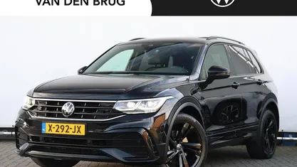 Zwart Gebruikt 2023 VW Tiguan Business SUV | € 37.695 (Eerlijke prijs)