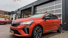 Oranje Gebruikt 2024 Renault Clio V Techno Hatchback | € 20.490 (Eerlijke prijs)