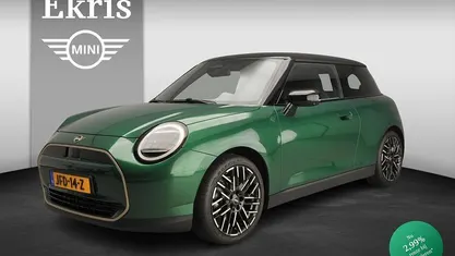 Groen Nieuw 2025 Mini Cooper Favoured Hatchback | € 37.600 (Eerlijke prijs)