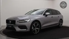 Zilver Nieuw 2025 Volvo V60 Stationwagen | € 56.500 (Goede deal)