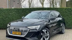 Zwart Gebruikt 2022 Audi e-tron Basis SUV | € 29.999 (Goede deal)