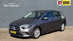 Grijs Gebruikt 2019 Mercedes B180 Premium Plus MPV | € 22.950 (Eerlijke prijs)