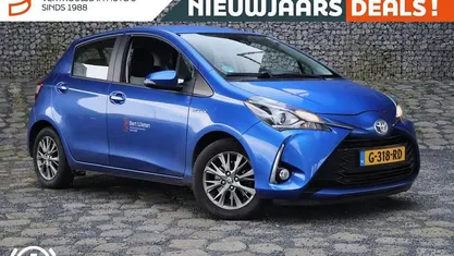 Blauw Gebruikt 2017 Toyota Yaris Hybrid Hatchback | € 14.235 (Eerlijke prijs)