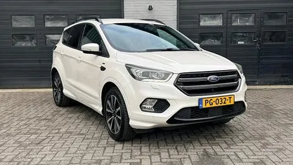 Occasion 2017 Ford Kuga ST-Line SUV | € 12.950 (Eerlijke prijs)