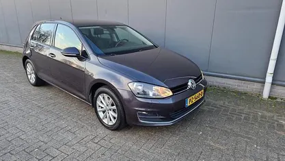 Occasion 2015 VW Golf VII Highline Hatchback | € 10.945 (Eerlijke prijs)