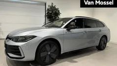 Gebruikt 2025 VW Passat R-line Edition Stationwagen | € 59.900 (Eerlijke prijs)
