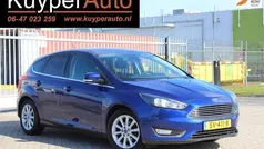Blauw Gebruikt 2017 Ford Focus Titanium Hatchback | € 7.999 (Goede deal)