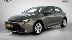 Groen Gebruikt 2023 Toyota Corolla Hybrid Active Hatchback | € 26.950 (Eerlijke prijs)