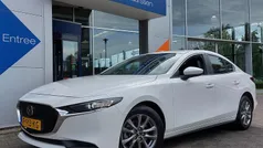 Wit Gebruikt 2022 Mazda 3 Sedan | € 21.450 (Eerlijke prijs)