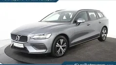 Grijs, metallic lak Gebruikt 2019 Volvo V60 Momentum Stationwagen | € 22.500 (Super prijs)