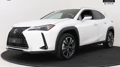 Wit Gebruikt 2023 Lexus UX 250h Business Edition SUV | € 35.495 (Eerlijke prijs)