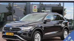 Zwart Gebruikt 2022 VW T-Roc Business SUV | € 27.650 (Goede deal)