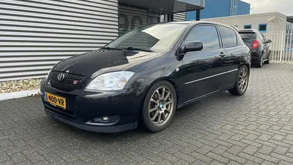 Zwart Gebruikt 2002 Toyota Corolla Sport Hatchback | € 4.750 (Eerlijke prijs)