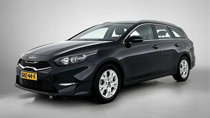 Zwart Occasion 2024 Kia Ceed Hatchback | € 16.995 (Super prijs)