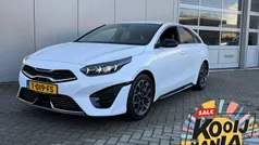 Deluxe white m Gebruikt 2023 Kia ProCeed GT-Line Hatchback | € 31.900 (Eerlijke prijs)