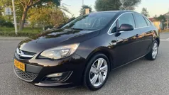 Bruin Gebruikt 2013 Opel Astra Sedan | € 7.595 (Eerlijke prijs)
