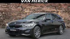 Zwart Gebruikt 2021 BMW 330 Shadowline Stationwagen | € 29.945 (Goede deal)