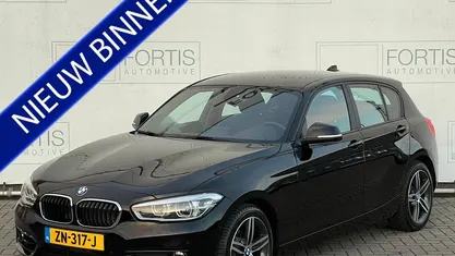 Zwart Gebruikt 2019 BMW 118 Sport Line Hatchback | € 16.900 (Eerlijke prijs)