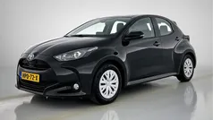 Zwart Gebruikt 2024 Toyota Yaris Hybrid Active Hatchback | € 23.750 (Eerlijke prijs)