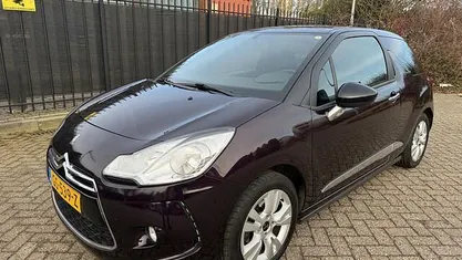 Occasion DS Automobiles DS3 So Chic 82 PK (60 kW) 2015 Paars (metallic) Hatchback