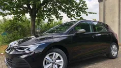 Zwart Gebruikt 2023 VW Golf VIII Life Sedan | € 29.950 (Eerlijke prijs)