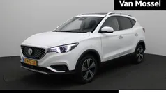 Wit Gebruikt 2021 MG ZS Luxury Sedan | € 16.995 (Eerlijke prijs)